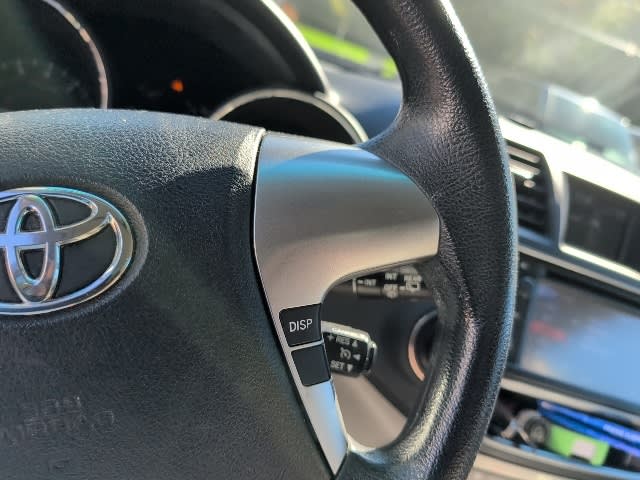 Thumbnail: 2013 Toyota Highlander - 18
