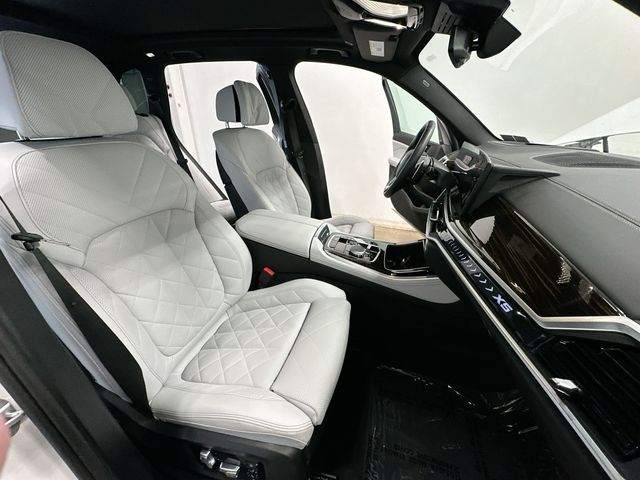 Thumbnail: 2025 BMW X5 - 29
