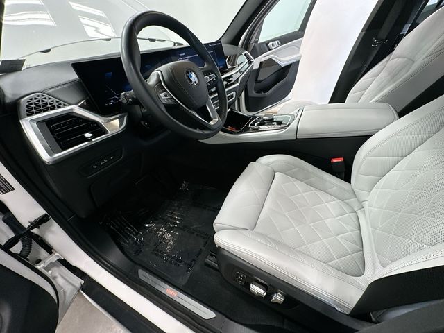 Thumbnail: 2025 BMW X5 - 12