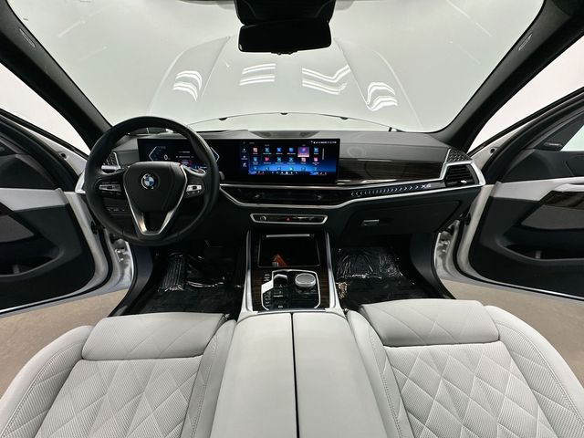 Thumbnail: 2025 BMW X5 - 10