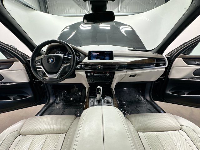 Thumbnail: 2017 BMW X5 - 10