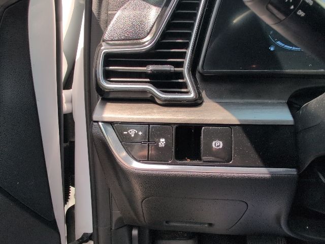 Thumbnail: 2023 Kia Sportage - 23