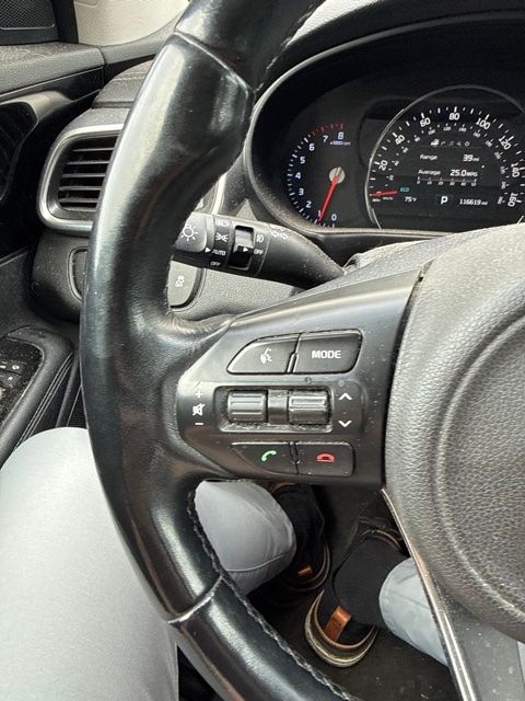 Thumbnail: 2016 Kia Sorento - 18