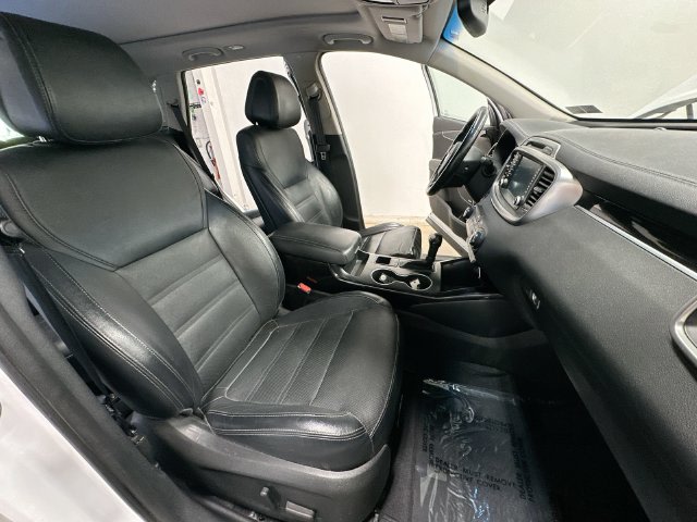 Thumbnail: 2016 Kia Sorento - 27
