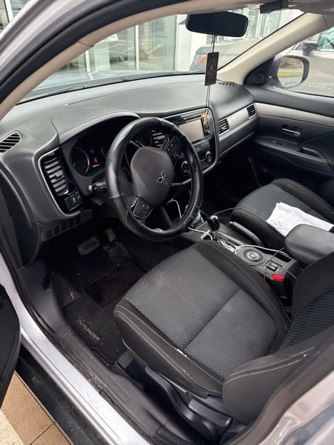 Thumbnail: 2016 Mitsubishi Outlander - 5