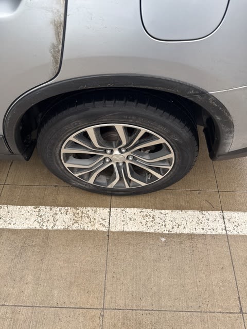 Thumbnail: 2016 Mitsubishi Outlander - 13