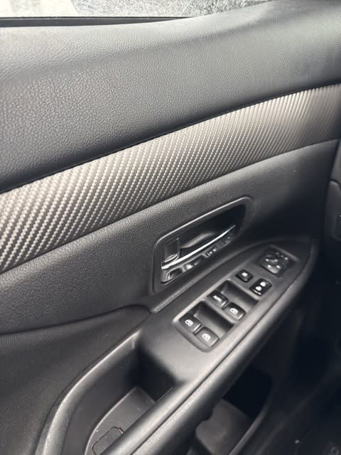 Thumbnail: 2016 Mitsubishi Outlander - 19