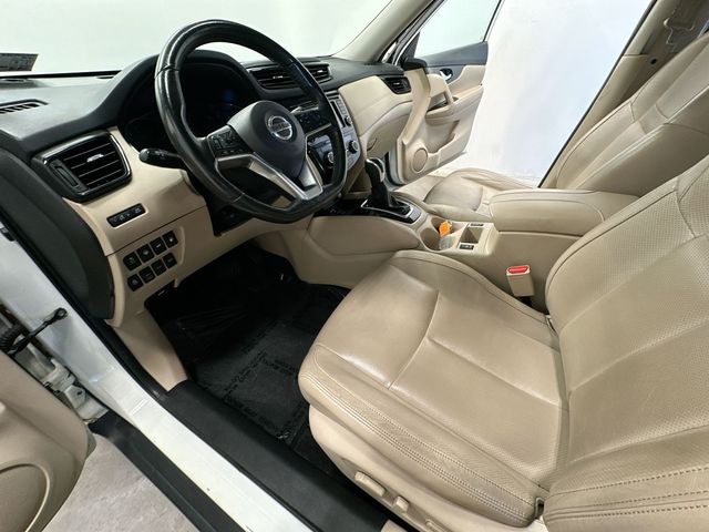 Thumbnail: 2018 Nissan Rogue - 12