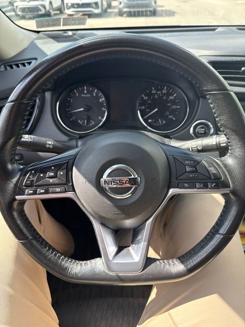 Thumbnail: 2018 Nissan Rogue - 16