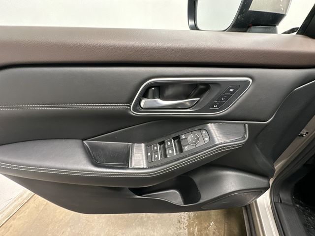 Thumbnail: 2021 Nissan Rogue - 25