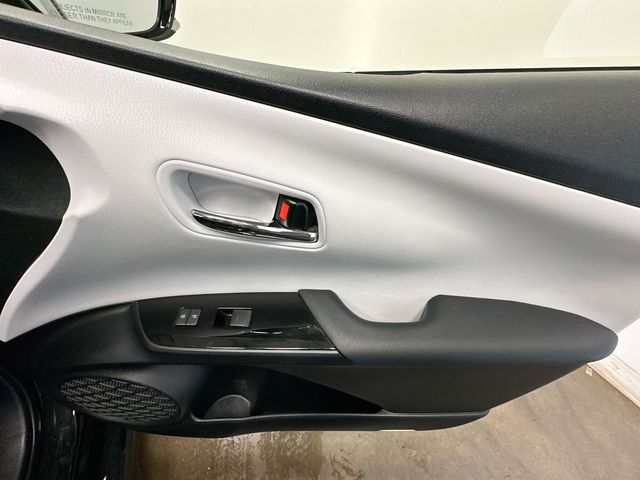 Thumbnail: 2020 Toyota Prius - 26