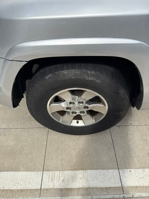 Thumbnail: 2013 Toyota 4Runner - 12