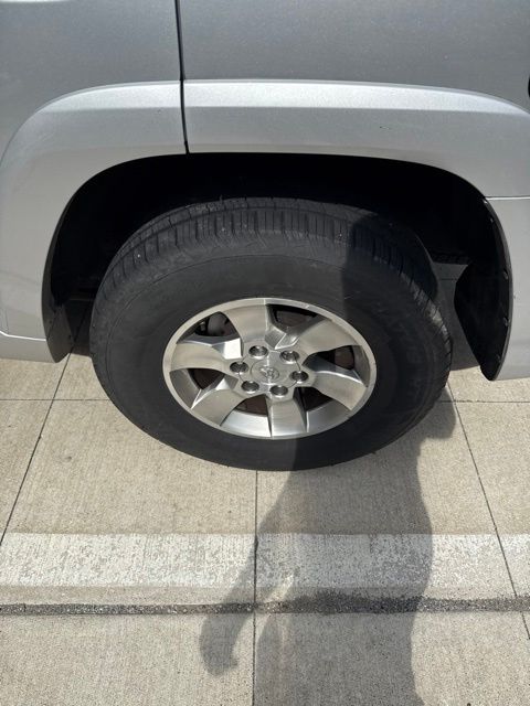 Thumbnail: 2013 Toyota 4Runner - 11
