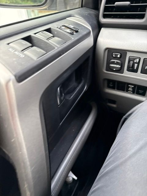 Thumbnail: 2013 Toyota 4Runner - 17