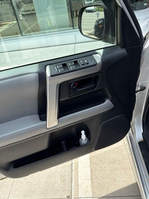 Thumbnail: 2013 Toyota 4Runner - 14