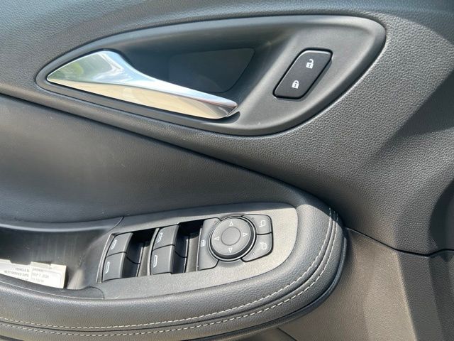 Thumbnail: 2023 Buick Encore GX - 14