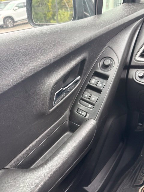 Thumbnail: 2019 Chevrolet Trax - 21
