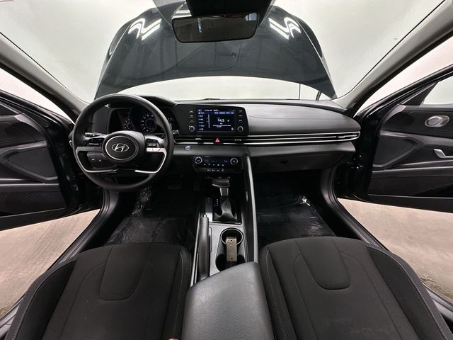 Thumbnail: 2023 Hyundai Elantra - 9