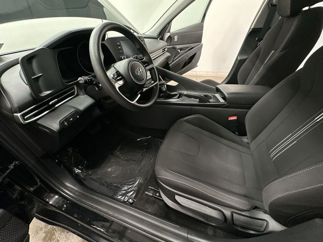 Thumbnail: 2023 Hyundai Elantra - 10