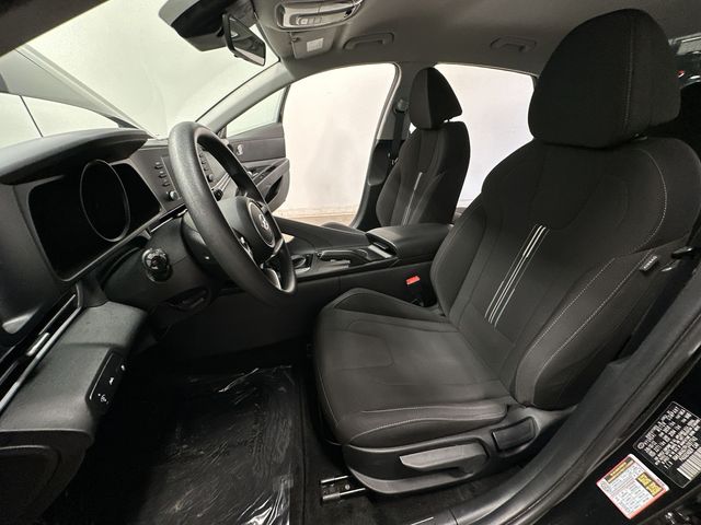 Thumbnail: 2023 Hyundai Elantra - 11