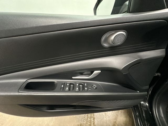 Thumbnail: 2023 Hyundai Elantra - 23