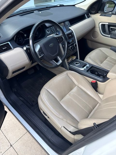 Thumbnail: 2016 Land Rover Discovery Sport - 6
