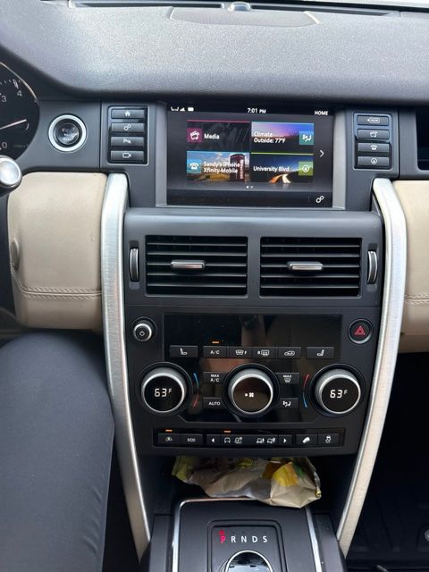 Thumbnail: 2016 Land Rover Discovery Sport - 7