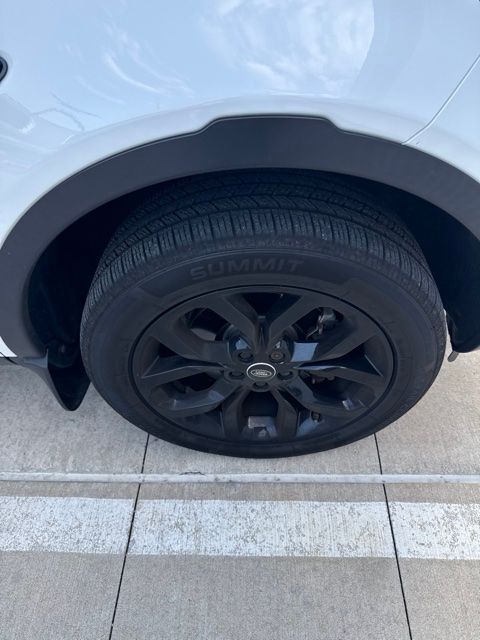 Thumbnail: 2016 Land Rover Discovery Sport - 5