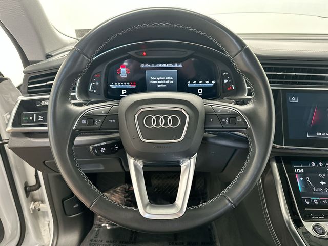 Thumbnail: 2022 Audi Q8 - 2