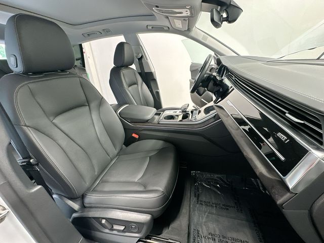 Thumbnail: 2022 Audi Q8 - 28