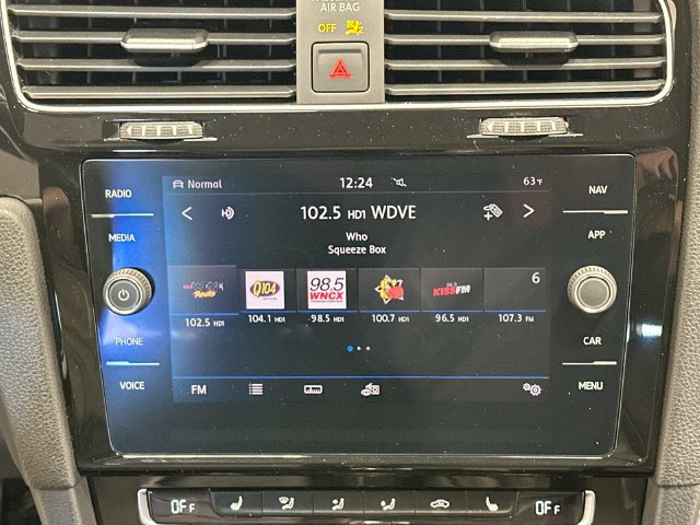 Thumbnail: 2019 Volkswagen Golf - 15