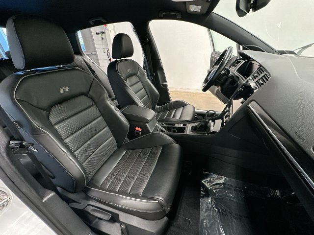 Thumbnail: 2019 Volkswagen Golf - 28