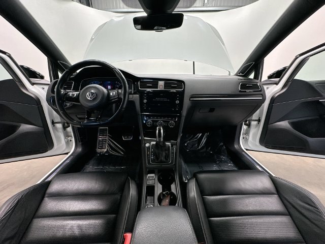 Thumbnail: 2019 Volkswagen Golf - 10