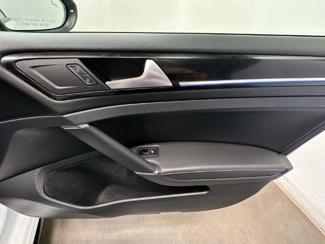 Thumbnail: 2019 Volkswagen Golf - 29