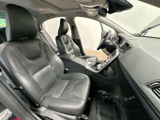 Thumbnail: 2015 Volvo S60 - 26