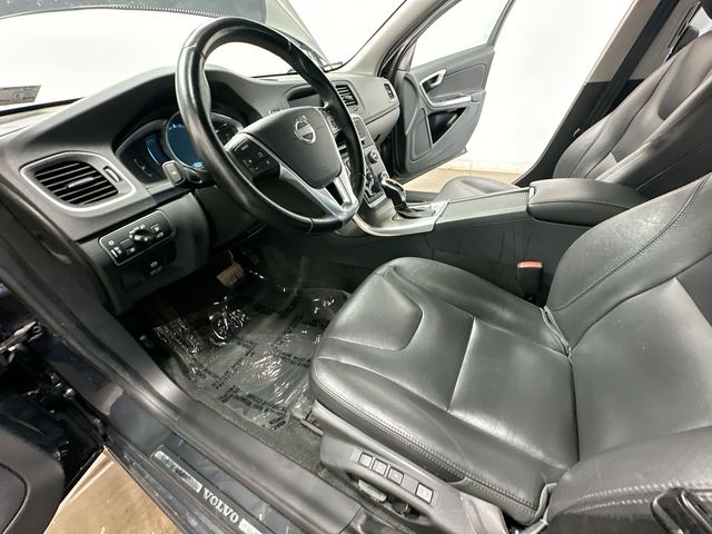 Thumbnail: 2015 Volvo S60 - 12