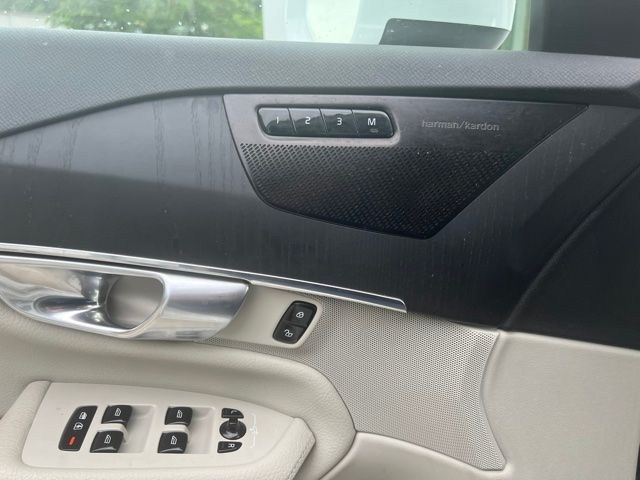 Thumbnail: 2020 Volvo XC90 - 17