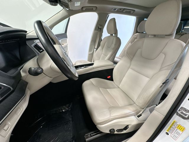 Thumbnail: 2020 Volvo XC90 - 25