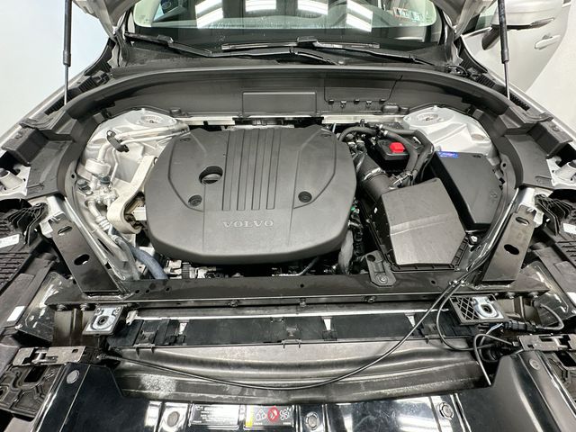 Thumbnail: 2023 Volvo XC60 - 9