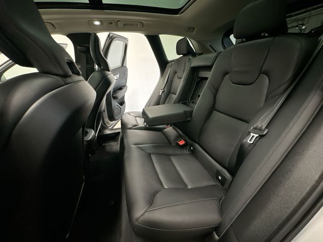 Thumbnail: 2023 Volvo XC60 - 13