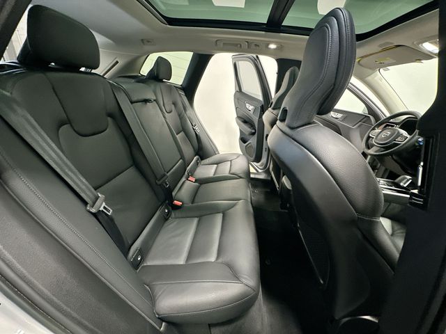 Thumbnail: 2023 Volvo XC60 - 29
