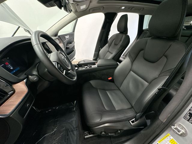 Thumbnail: 2023 Volvo XC60 - 24