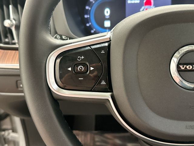 Thumbnail: 2023 Volvo XC60 - 19