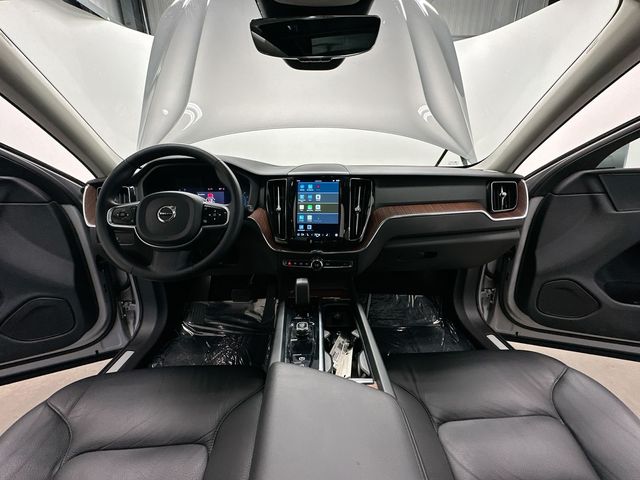 Thumbnail: 2023 Volvo XC60 - 10