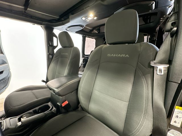 Thumbnail: 2019 Jeep Wrangler - 8