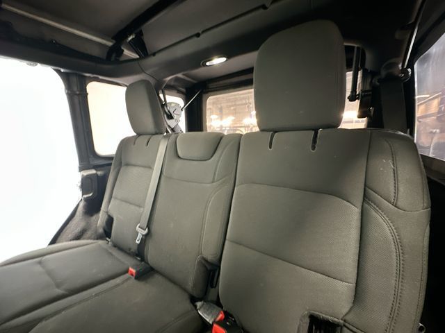 Thumbnail: 2019 Jeep Wrangler - 9