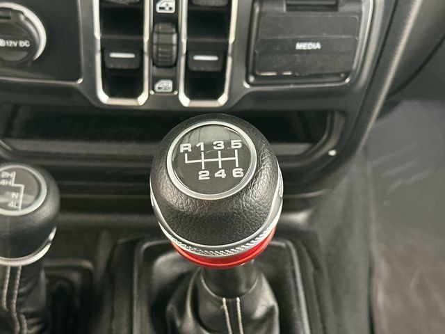 Thumbnail: 2019 Jeep Wrangler - 11