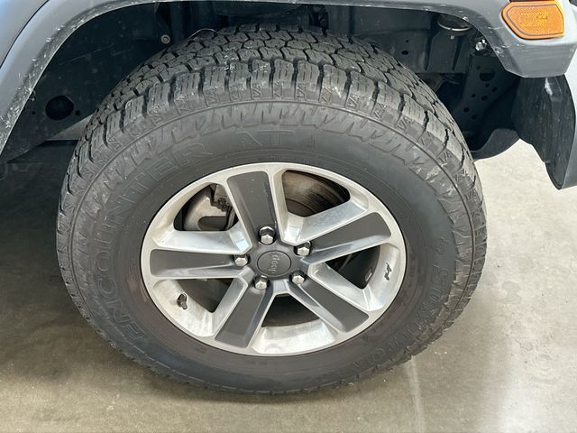 Thumbnail: 2019 Jeep Wrangler - 7