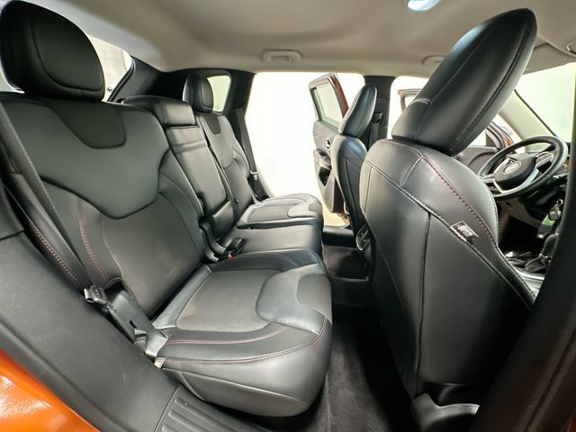 Thumbnail: 2016 Jeep Cherokee - 27
