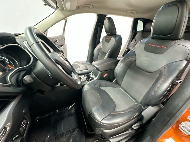 Thumbnail: 2016 Jeep Cherokee - 10